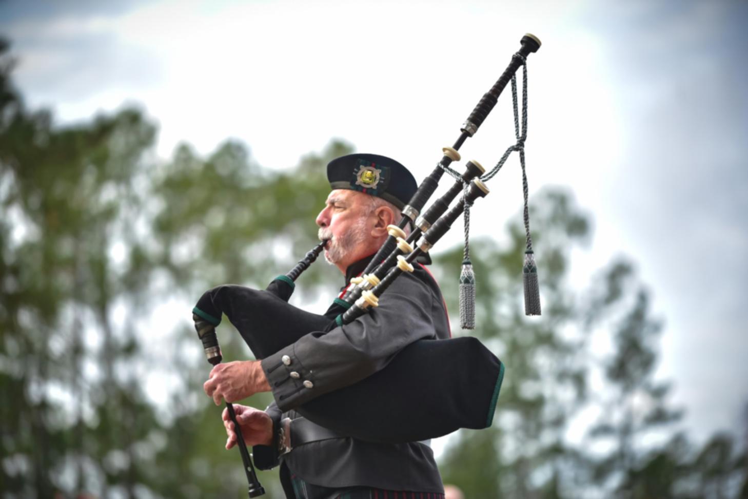 Робочий процес музичного продакшну в студії